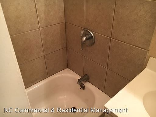3rd image of 347 N Lawn Ave