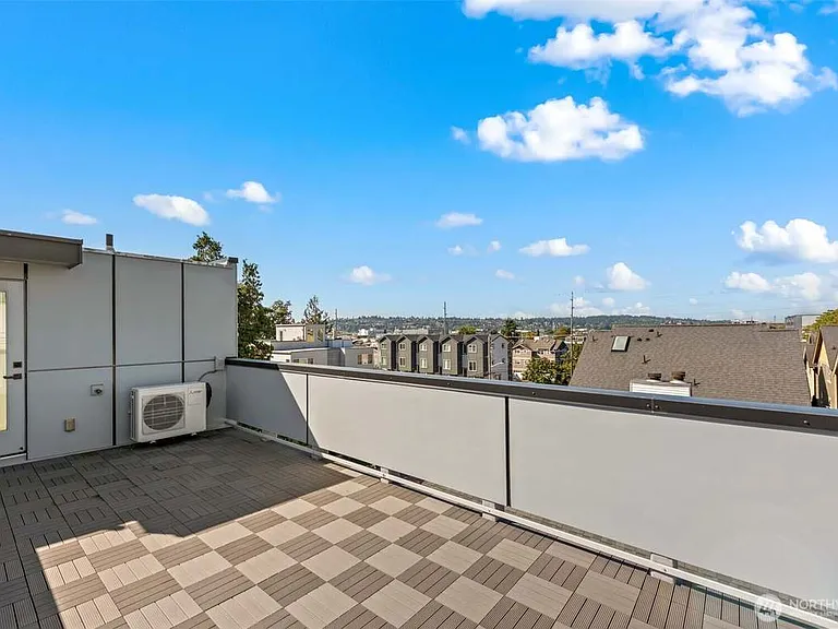 826 NW 52nd St #C — Photo 18