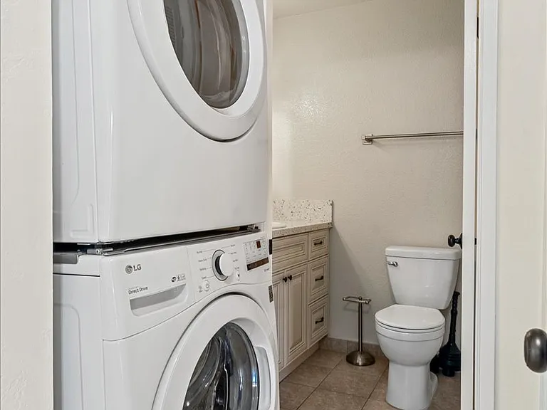200 E Windsor Rd #1 — Photo 21