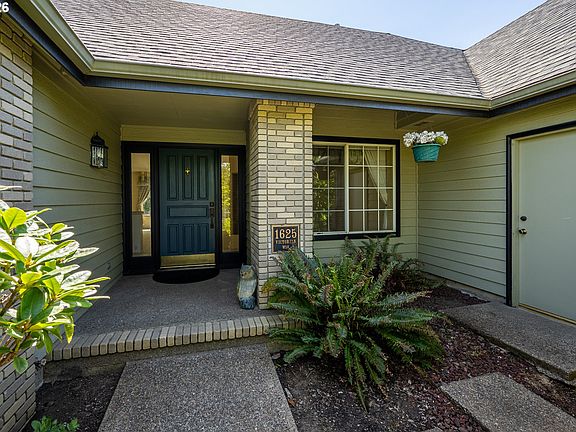 2nd image of 1625 Victorian Way