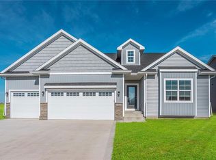 1020 Cedar St, Waukee, IA 50263