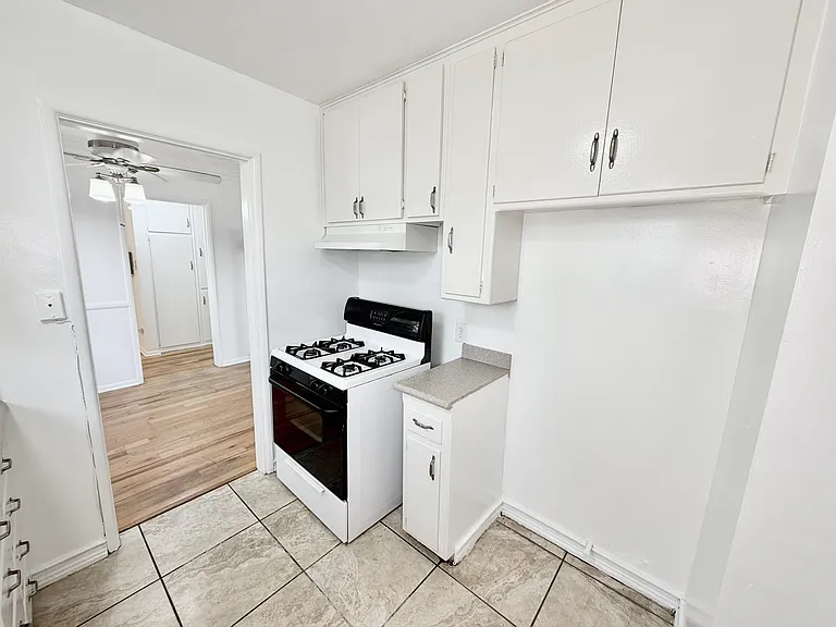 615 Linwood Ave — Photo 17