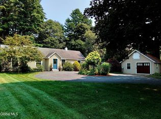 15 Parkview Ave, Queensbury, NY 12804