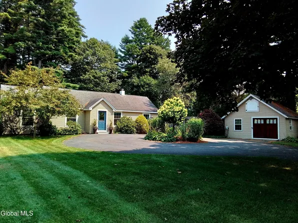 15 Parkview Avenue, Queensbury, NY 12804