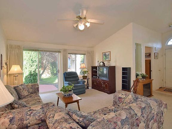 2nd image of 1114 W Sunny Creek Cir