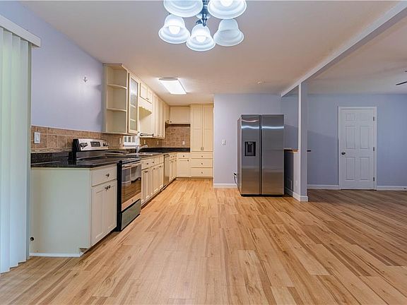 5th image of 2888 Mockingbird Cir