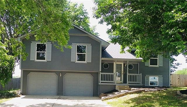 1st image of 229 NE Brookwood Dr