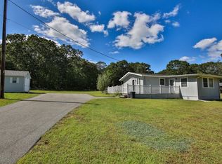 402 Ross Hill Rd, Charlestown, RI 02813