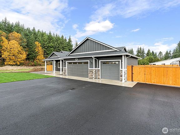 3rd image of 3435 Everette Lane N