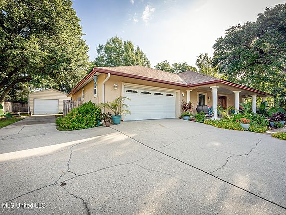 4th image of 12 Gulfview Dr
