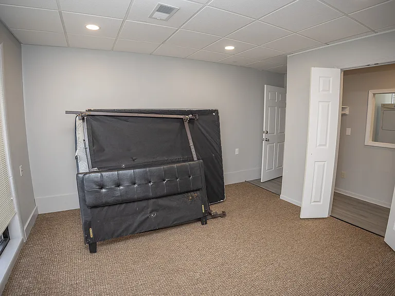 202 E Franklin St #1 — Photo 14