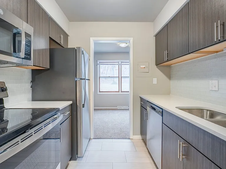 Woodland Reserve Apartments — Photo 25