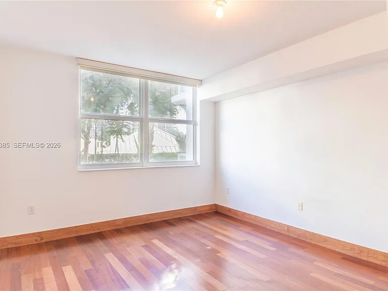 31 SE 5th St #1208 — Photo 9