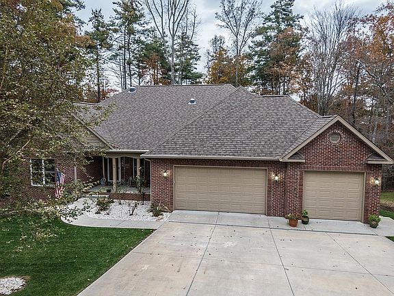 4th image of 60 Wexford Ln