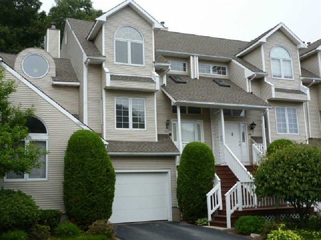 1st image of 207 River Farms Dr