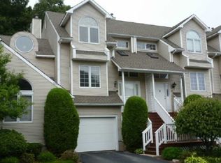 207 River Farms Dr, West Warwick, RI 02893