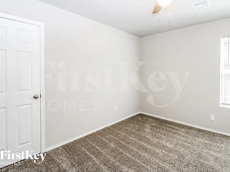 232 Klare Ct — Photo 12