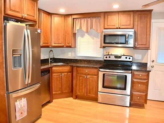 3rd image of 12 Palmieri Cir Unit 12