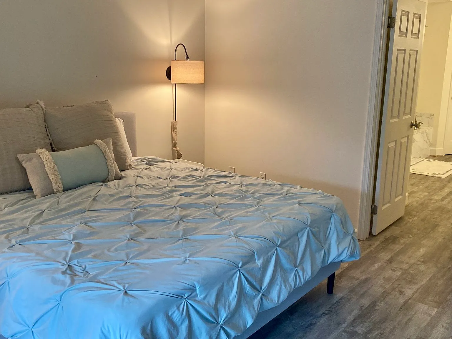 4 bed, 2.5 bath, 2766 sqft, $3,200 — Photo 3
