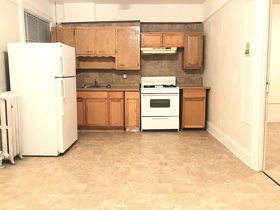 1st image of 2313 28th Ave APT 3F