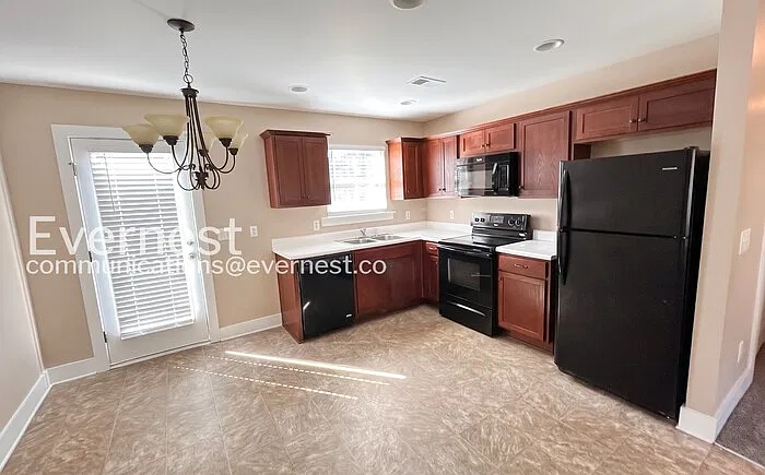 3 bed, 2.0 bath, 1022 sqft, $1,495 — Photo 4