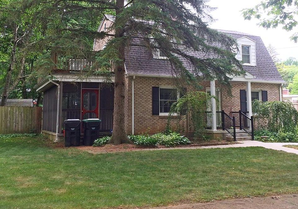 2nd image of 226 W Mitchell Ave