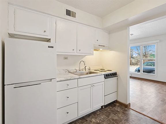 5th image of 300 31st St NE #E