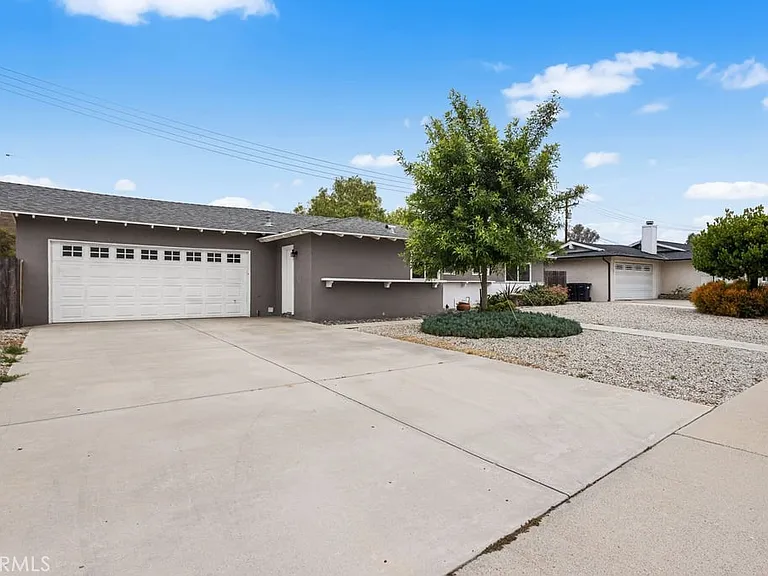 3554 Royal Ave — Photo 3