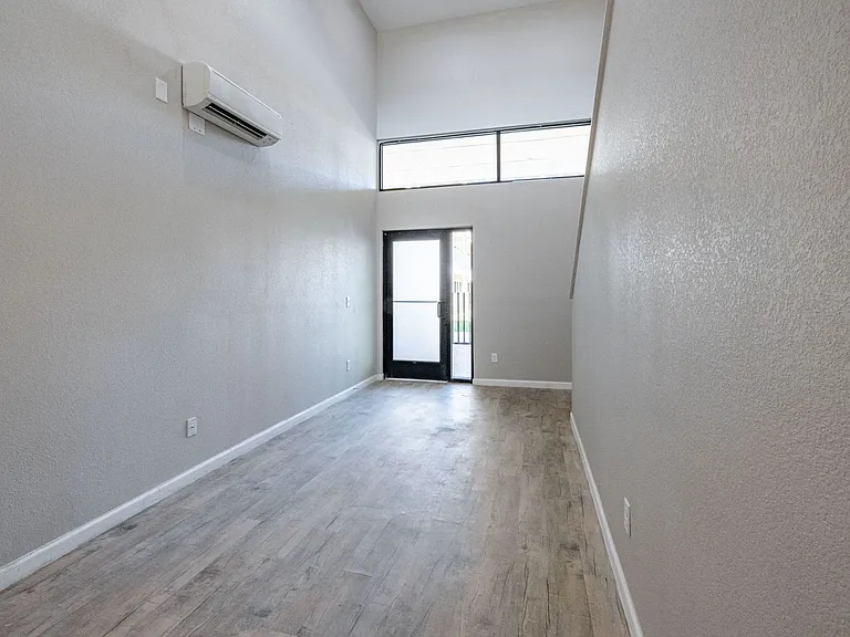 Alma Apartments — Photo 63