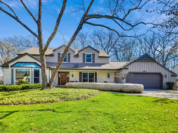 25 Brunswick Ln, Lincolnshire, IL 60069