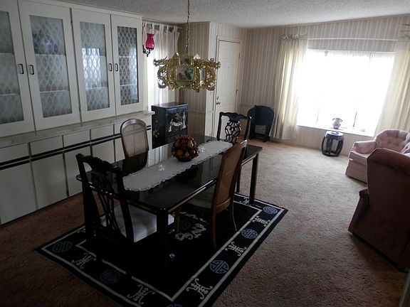4th image of 543 Oak Island Cir