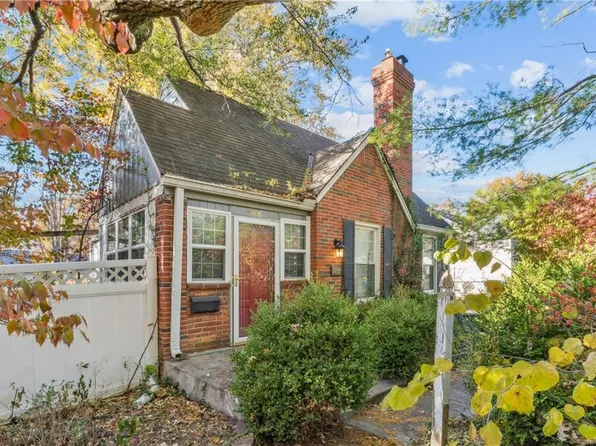 5406 Ash St, Roeland Park, KS 66205