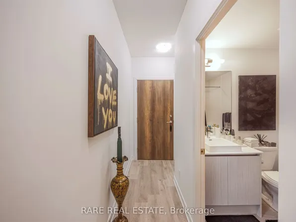 251 Manitoba St #1209, Toronto, ON M8Y 0C7