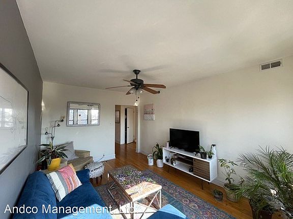 4th image of 1910 W Berteau Ave #3