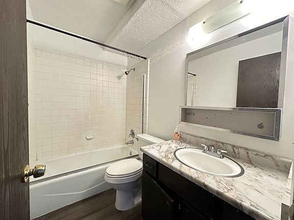 4th image of 268-274 W Foxbridge Dr #268