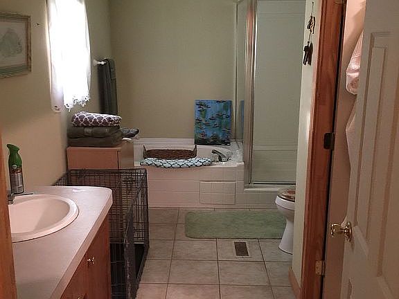 Big master bath w walkin closet