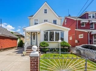 11511 210th St, Cambria Heights, NY 11411