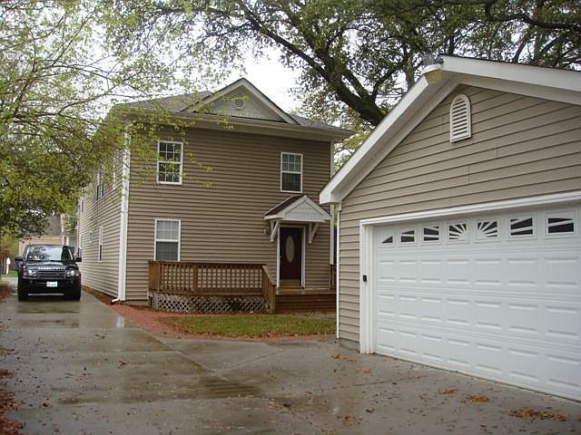 1st image of 9604 15th Bay St