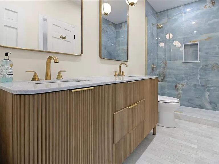 1 Harbor View Dr — Photo 43