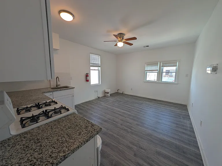 25 N Boston Ave — Photo 2
