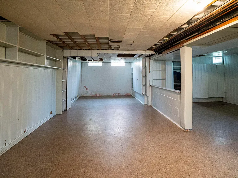 2631 Woodside St — Photo 10