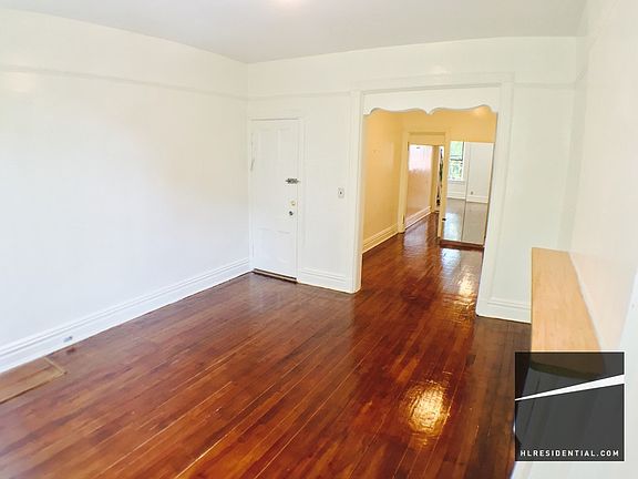 3rd image of 1127 47th Ave #3R