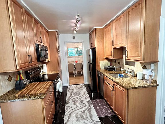 3rd image of 5105 Benton Ave