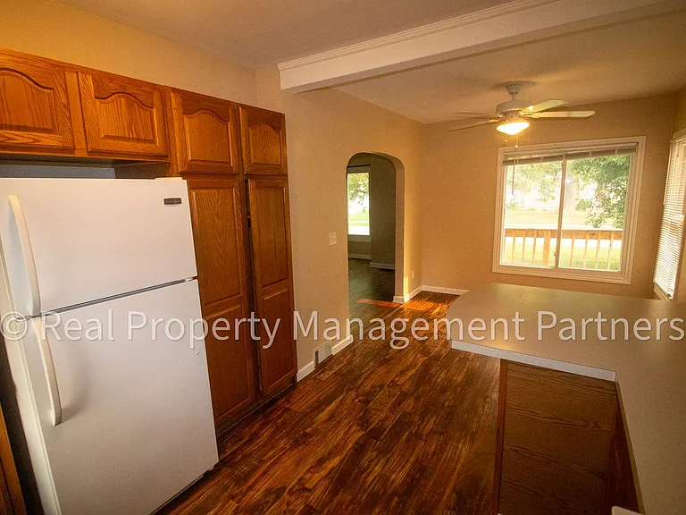 772 Hubbard St NE — Photo 11