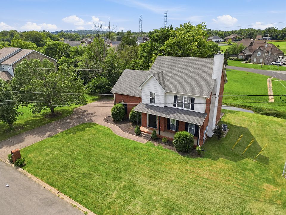 1st image of 302 Twelve Oaks Ln