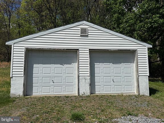 2nd image of 557 Frog Hollow Rd