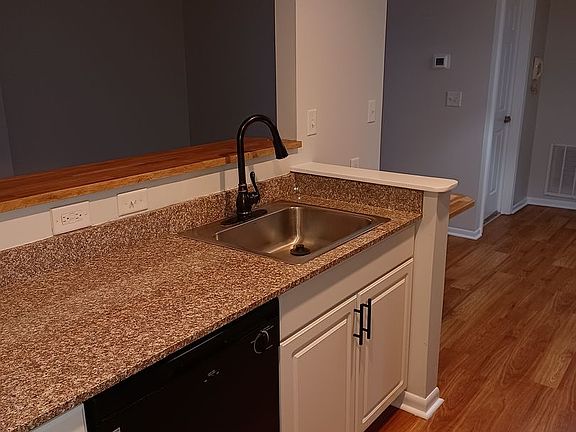 3rd image of 1407 Grand Ave #5-52