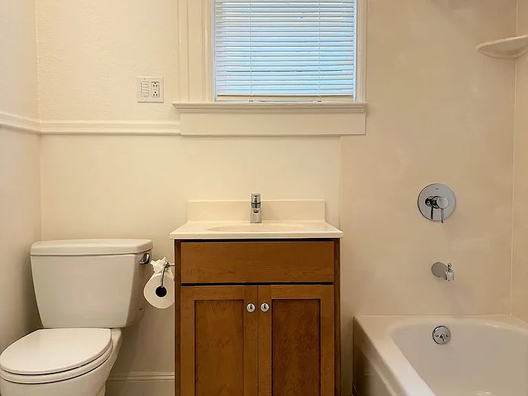 Top Floor 2 Bedroom Apartment for rent in Noe Valley! — Photo 10