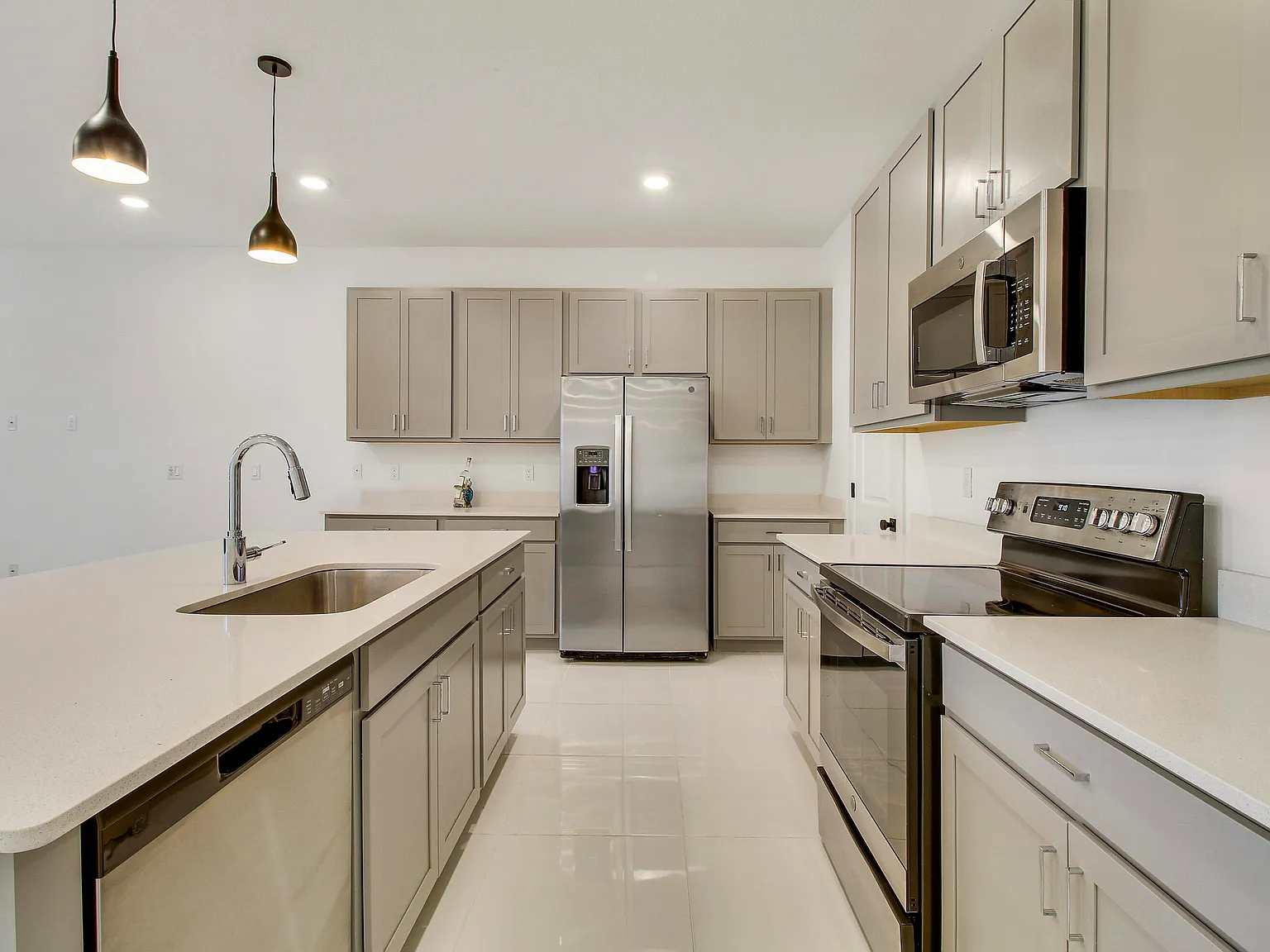 3 bed, 2.5 bath, 1974 sqft, $2,900 — Photo 4