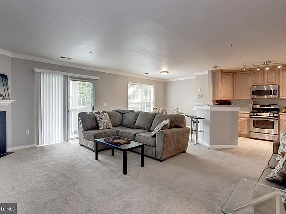 3rd image of 12852 Fair Briar Ln